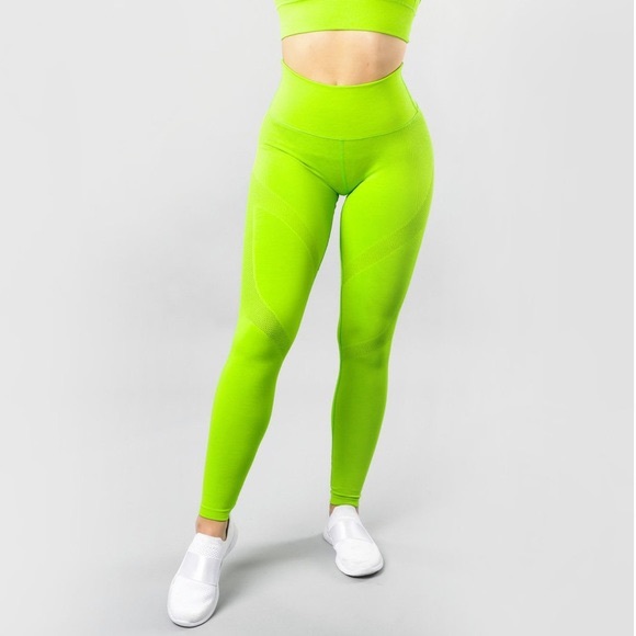 Alphalete Volt Set - Picture 3 of 3